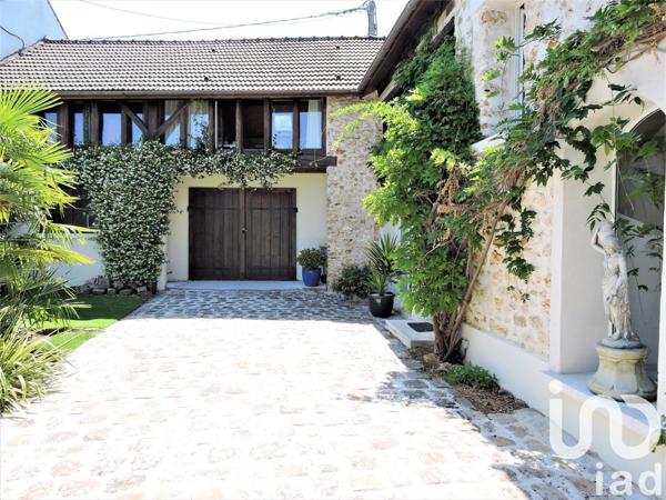 Maison traditionnelle 6 pièces de 169 m² à Montlhéry (91310)