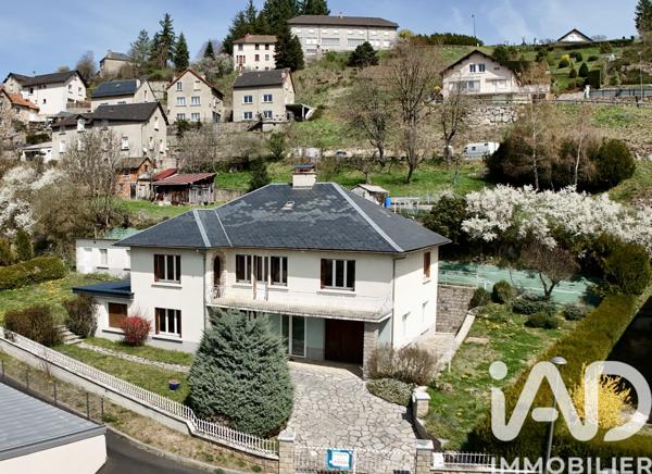 Maison à vendre 8 pièces 211 m² Saint-Alban-sur-Limagnole