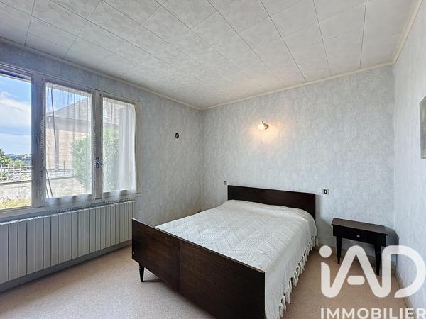 Maison à vendre 8 pièces 211 m² Saint-Alban-sur-Limagnole