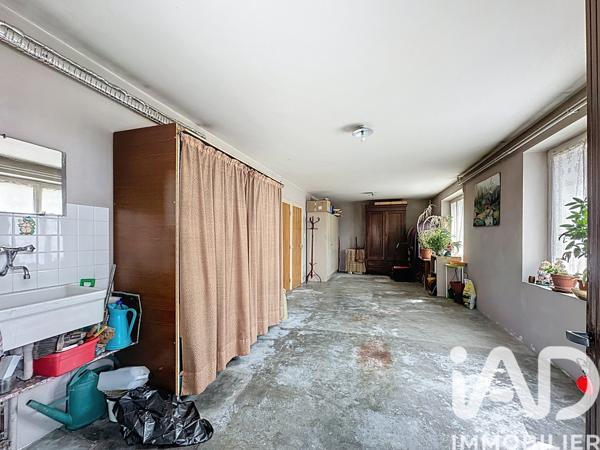 Maison à vendre 8 pièces 211 m² Saint-Alban-sur-Limagnole