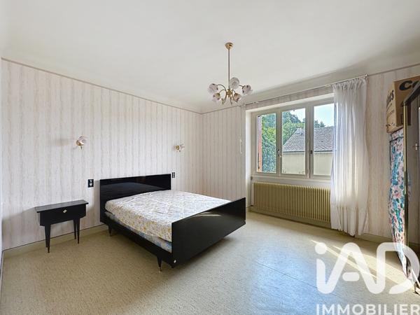 Maison à vendre 8 pièces 211 m² Saint-Alban-sur-Limagnole