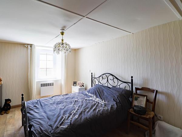 Propriété au calme, proche Puylaurens, avec grands volumes et potentiel