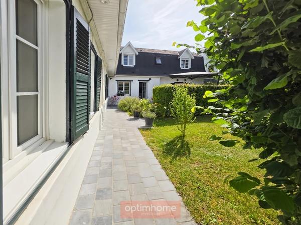 PROPRIETE 273 m² 6 CHAMBRES JARDIN EXPO SUD