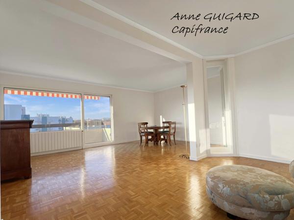 ANNECY-LE-VIEUX (74) - A 5 minutes à pied des Pommaries, beau 4 pièces d'angle en avant dernier étage