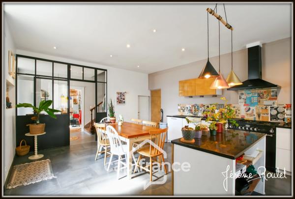 Maison en pierre 4 pièces SAINT MARTIN LA PALLU (86) Terrain 540 m², Dépendances