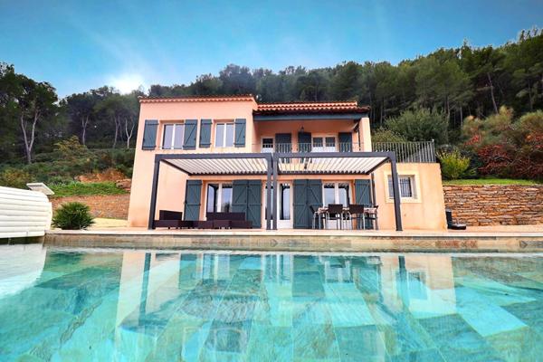 MAISON TYPE 5 AVEC PISCINE ET JARDIN