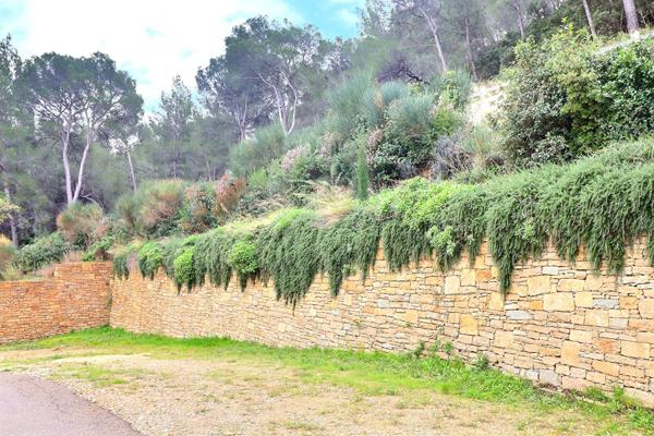 MAISON TYPE 5 AVEC PISCINE ET JARDIN