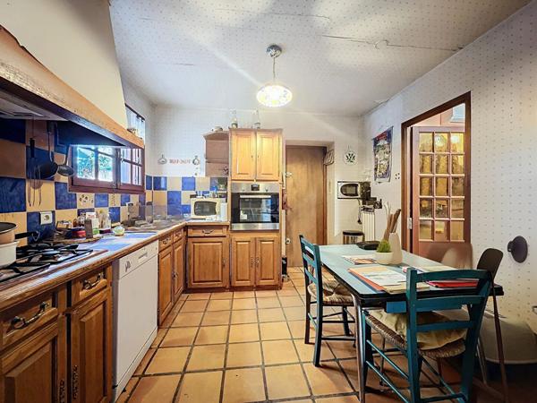 Exclusivité Nestenn Immobilier sur Péchabou. Vente en viager occupé d'une maison 5 pièces de 170m² avec garage sur un terrain de 806m².