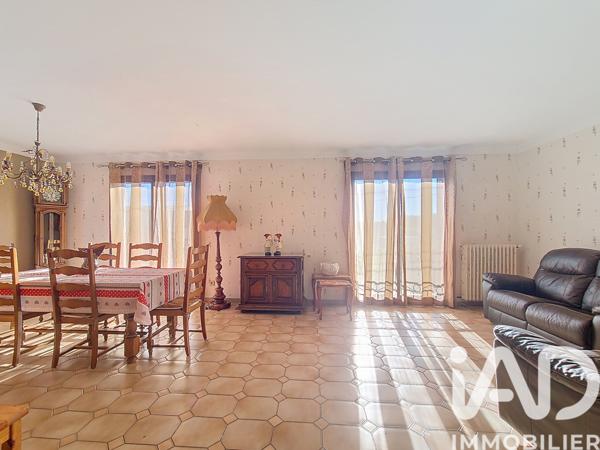 Maison à vendre 11 pièces 223 m² Saint-Chély-d'Apcher