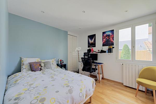 Maison Saint Germain En Laye 6 pièce(s) 130 m2 €950 000 ** - Référence 17887