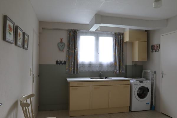 Ainay-le-Château – Propriété spacieuse avec potentiel locatif et chalet sur un terrain de 5760 m² Ainay-le-Château (03360)