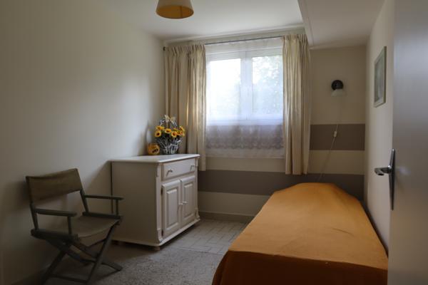 Ainay-le-Château – Propriété spacieuse avec potentiel locatif et chalet sur un terrain de 5760 m² Ainay-le-Château (03360)