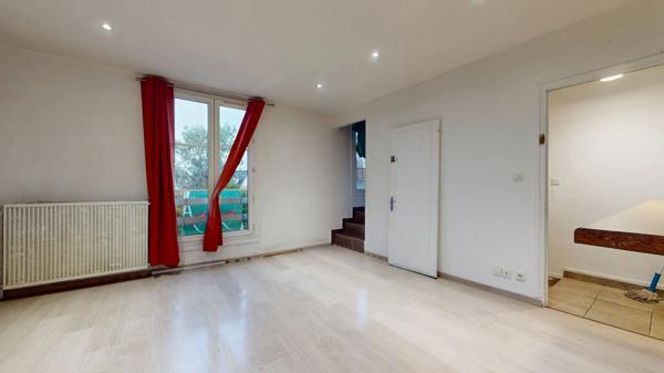 Local commercial, avec appartement - 4 pièce(s)