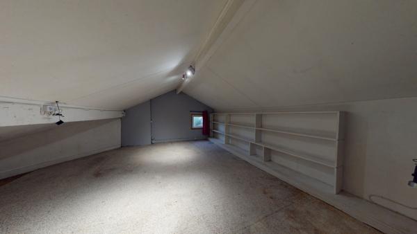 Local commercial, avec appartement - 4 pièce(s)