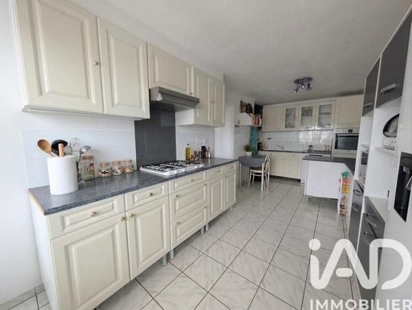 Maison à vendre 9 pièces 226 m² Ajain