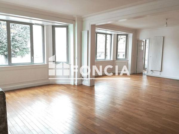 Location Appartement 4 pièces 184.9 m² - 141 BL DE LA LIBERTE Lille 59800