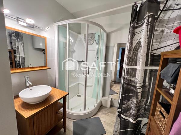 AU POULIGUEN – Studio Lumineux avec Balcon & Cave