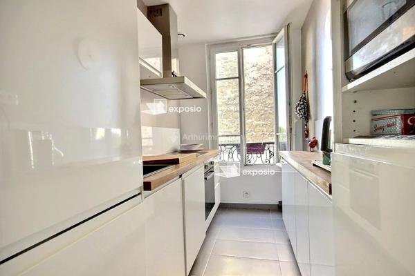 Vente                                                      Appartement
                        
                     3 pièces                      49 m2                     à Asnières-sur-Seine
