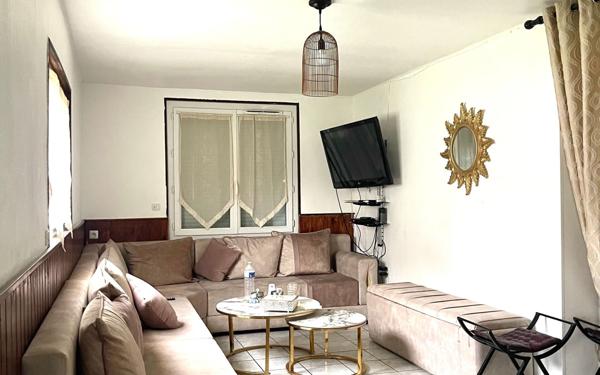 Maison à vendre    6 pièces •  Stains