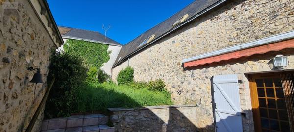 Maison de ville à vendre à Parcé-sur-Sarthe dans la Sarthe (72300), ref : 72133-100