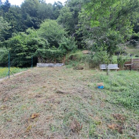 A VENDRE FOUGAX ET BARRINEUF MAISON DE VILLAGE AVEC JARDIN