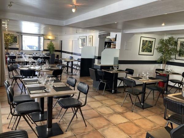 Fonds de commerce Restaurant 220 m2 Canet en Roussillon ( ACHAT DES MURS COMMERCIAUX POSSIBLE)