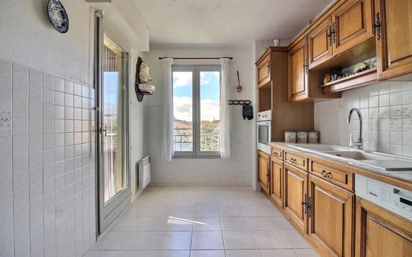 Appartement à vendre    4 pièces • 117 m2 Sanary-sur-Mer