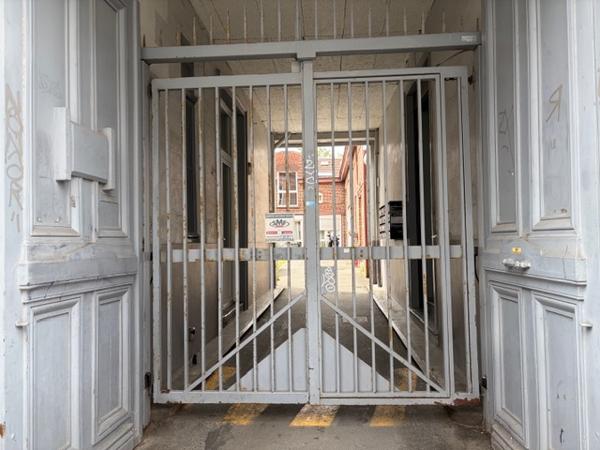 Parking
        
        - 14 m² 12 000 € *