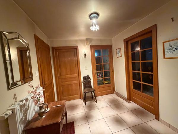 Agréable maison de famille lumineuse et confortable.