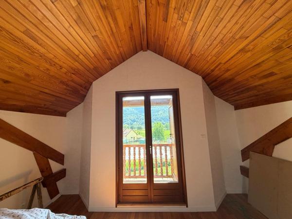 Agréable maison de famille lumineuse et confortable.