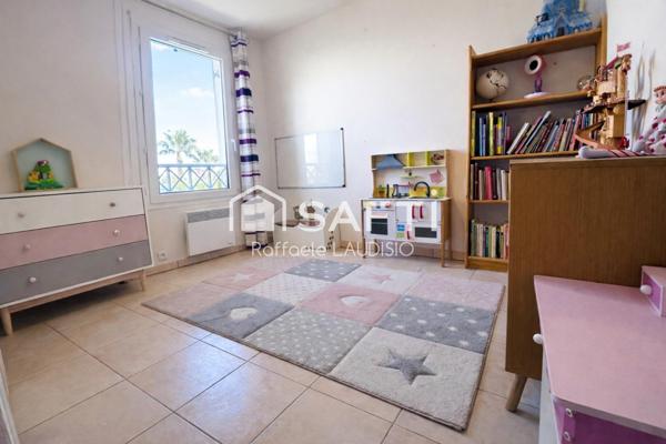 Villa 4 pièces, tout confort, piscine, garage