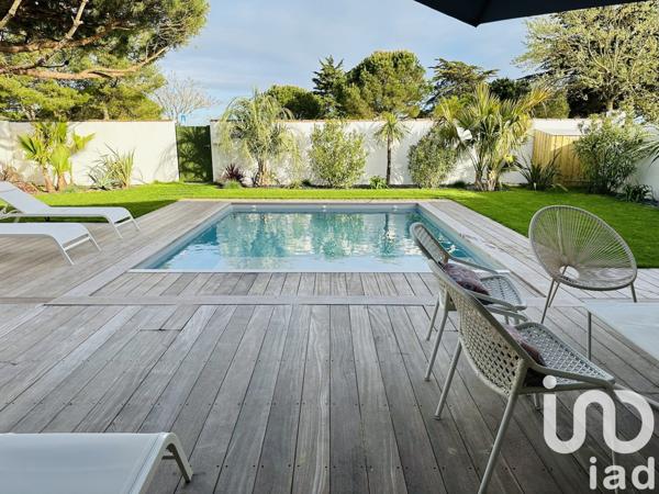 Maison traditionnelle 5 pièces de 147 m² à Rivedoux-Plage (17940)