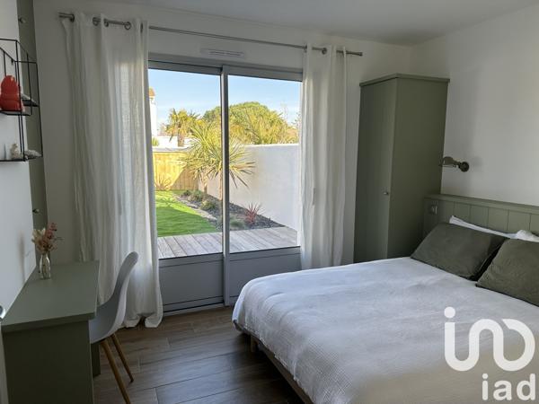 Maison traditionnelle 5 pièces de 147 m² à Rivedoux-Plage (17940)