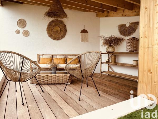 Maison traditionnelle 5 pièces de 147 m² à Rivedoux-Plage (17940)