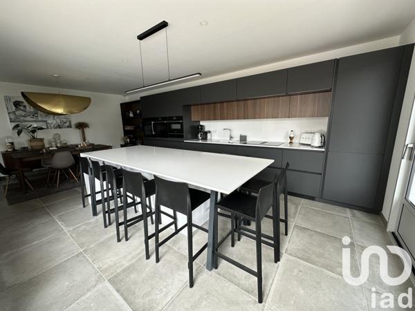 Maison traditionnelle 5 pièces de 147 m² à Rivedoux-Plage (17940)