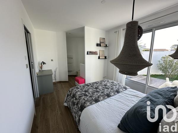 Maison traditionnelle 5 pièces de 147 m² à Rivedoux-Plage (17940)