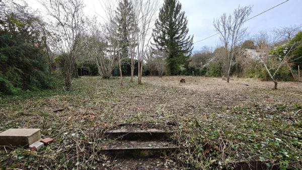 Proche gare de Sens terrain constructible de 1340m