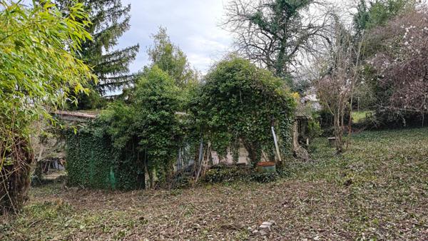 Proche gare de Sens terrain constructible de 1340m