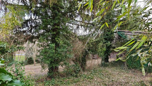 Proche gare de Sens terrain constructible de 1340m
