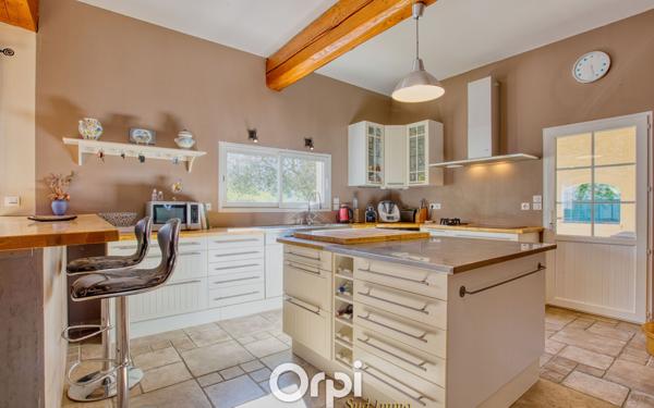 Maison à vendre    6 pièces •  Privas