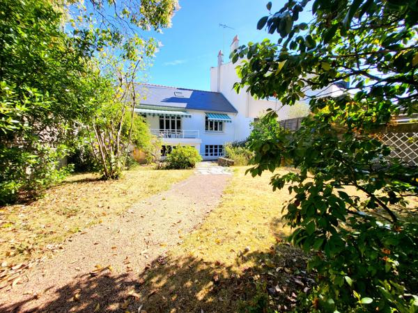 Maison
         5 pièces
        - 113 m² 538 200 € *