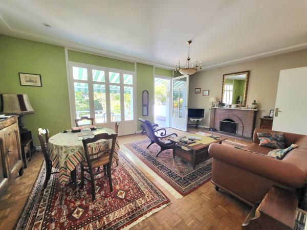 Maison
         5 pièces
        - 113 m² 538 200 € *