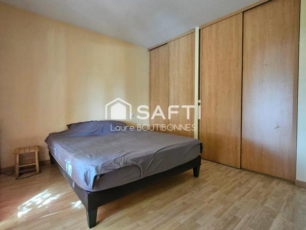 Maison avec piscine et grand terrain