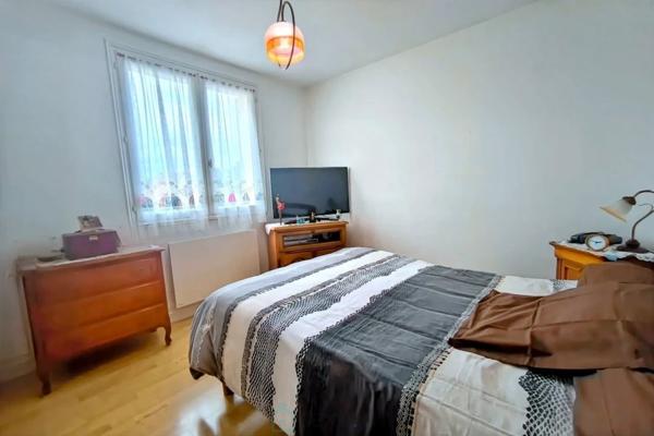 MAISON AVEC 2 LOGEMENTS AU CALME, PROCHE DES COMMODITES