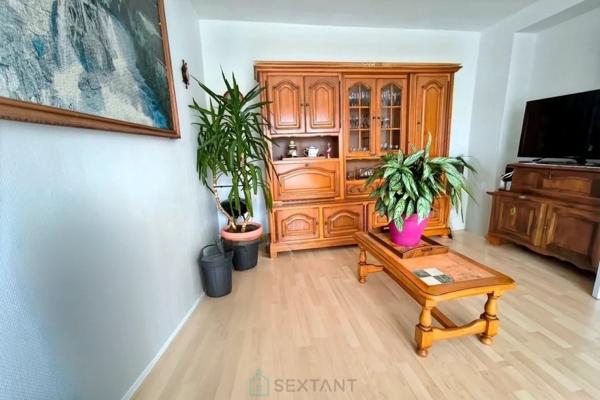 MAISON AVEC 2 LOGEMENTS AU CALME, PROCHE DES COMMODITES