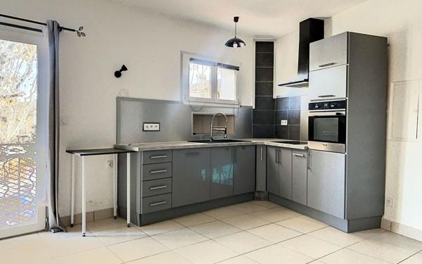 Appartement à louer    2 pièces •  Lambesc