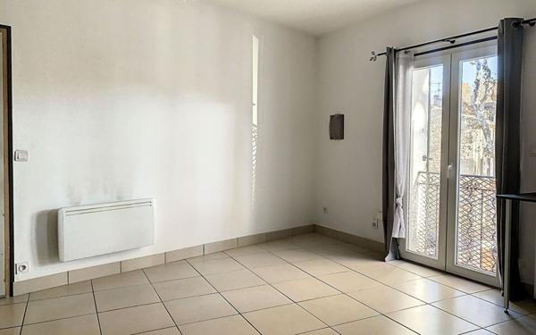 Appartement à louer    2 pièces •  Lambesc