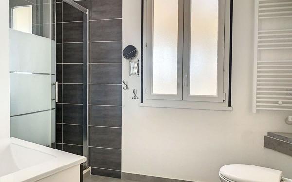 Appartement à louer    2 pièces •  Lambesc