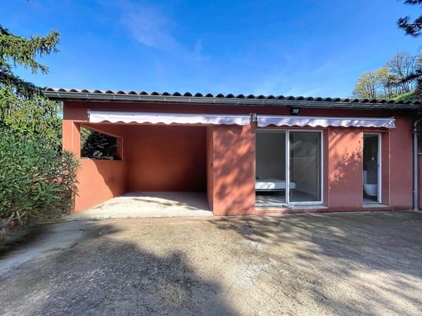 Maison familiale avec piscine et annexes