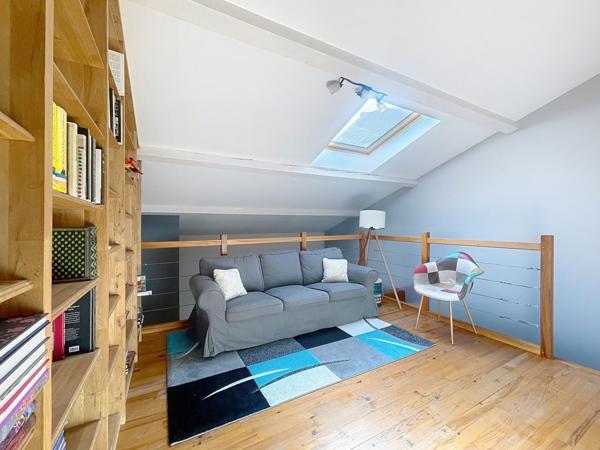 Maison familiale avec piscine et annexes